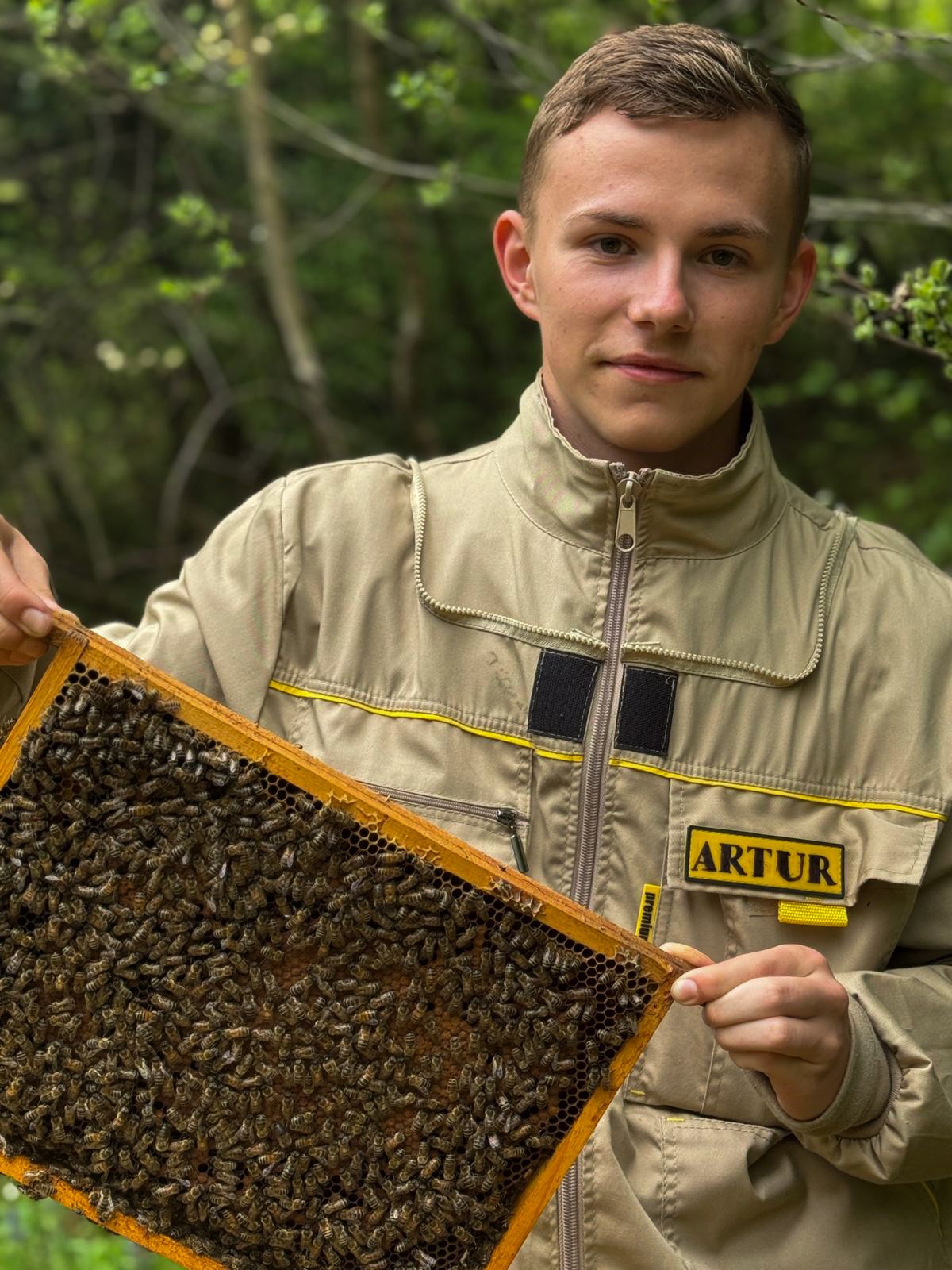 Artur Kędzierski pszczelarz