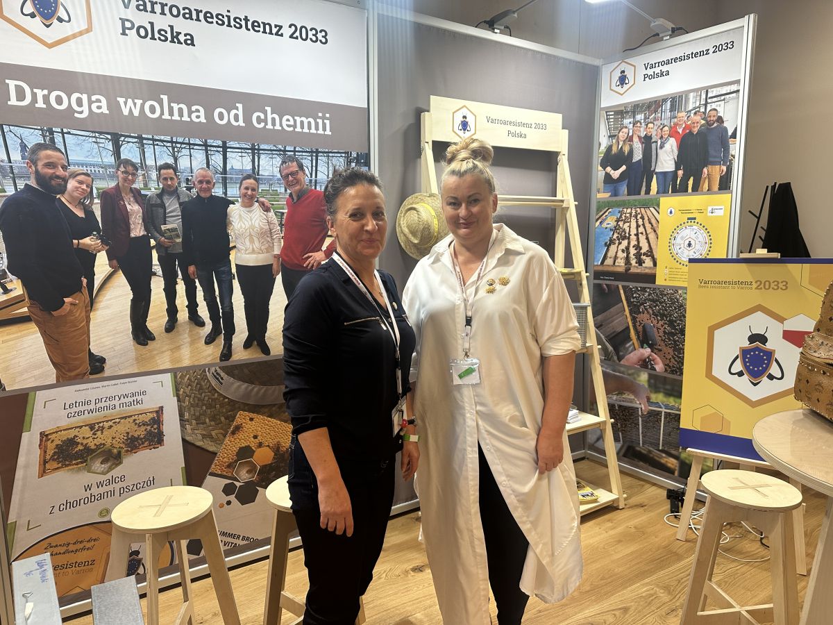 Kasia Pietrzak-Kubiak i Magda Radke na Varroaresistenz 2033