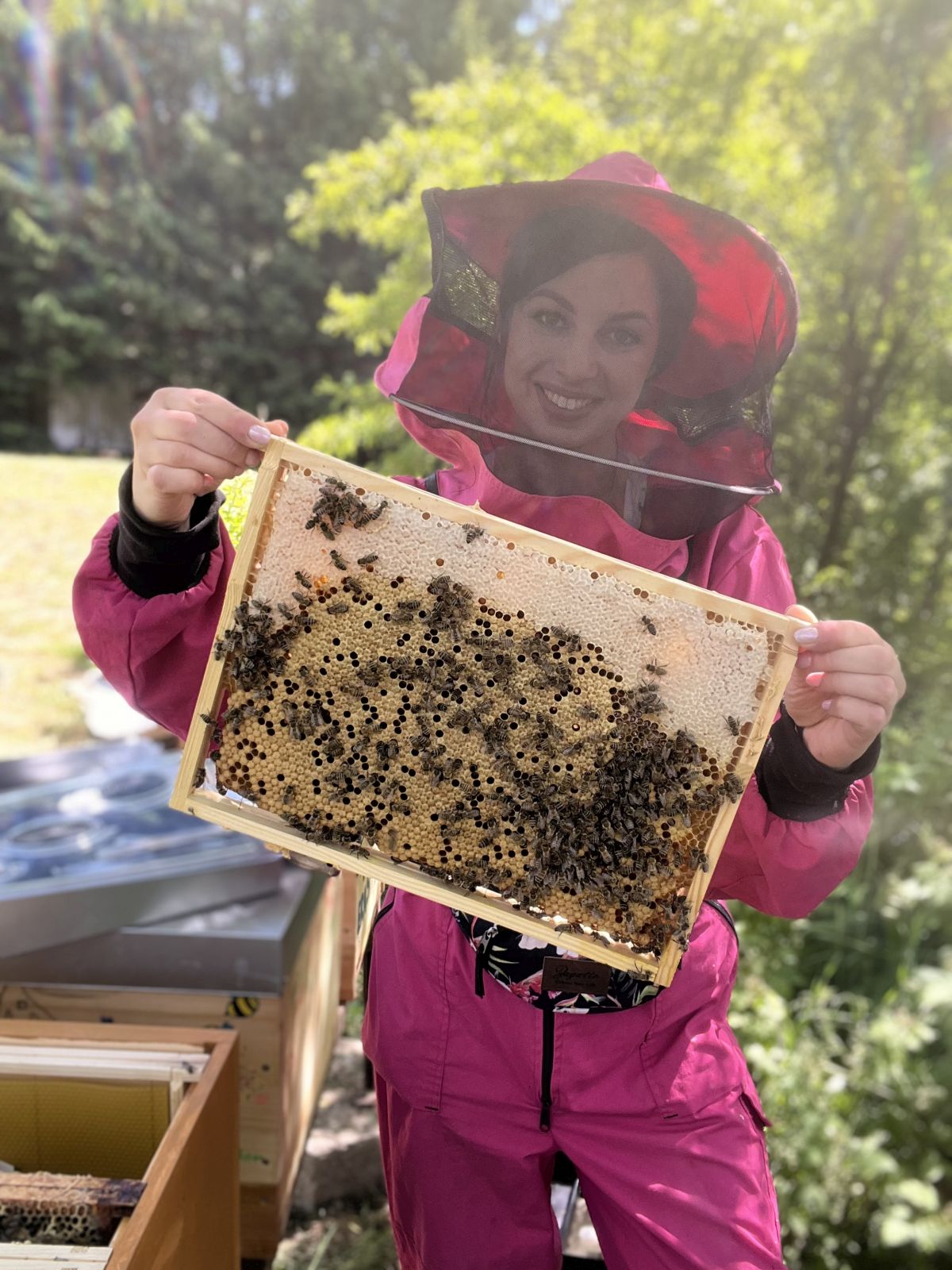 Natalia Pszczelara Jakubus w pasiece