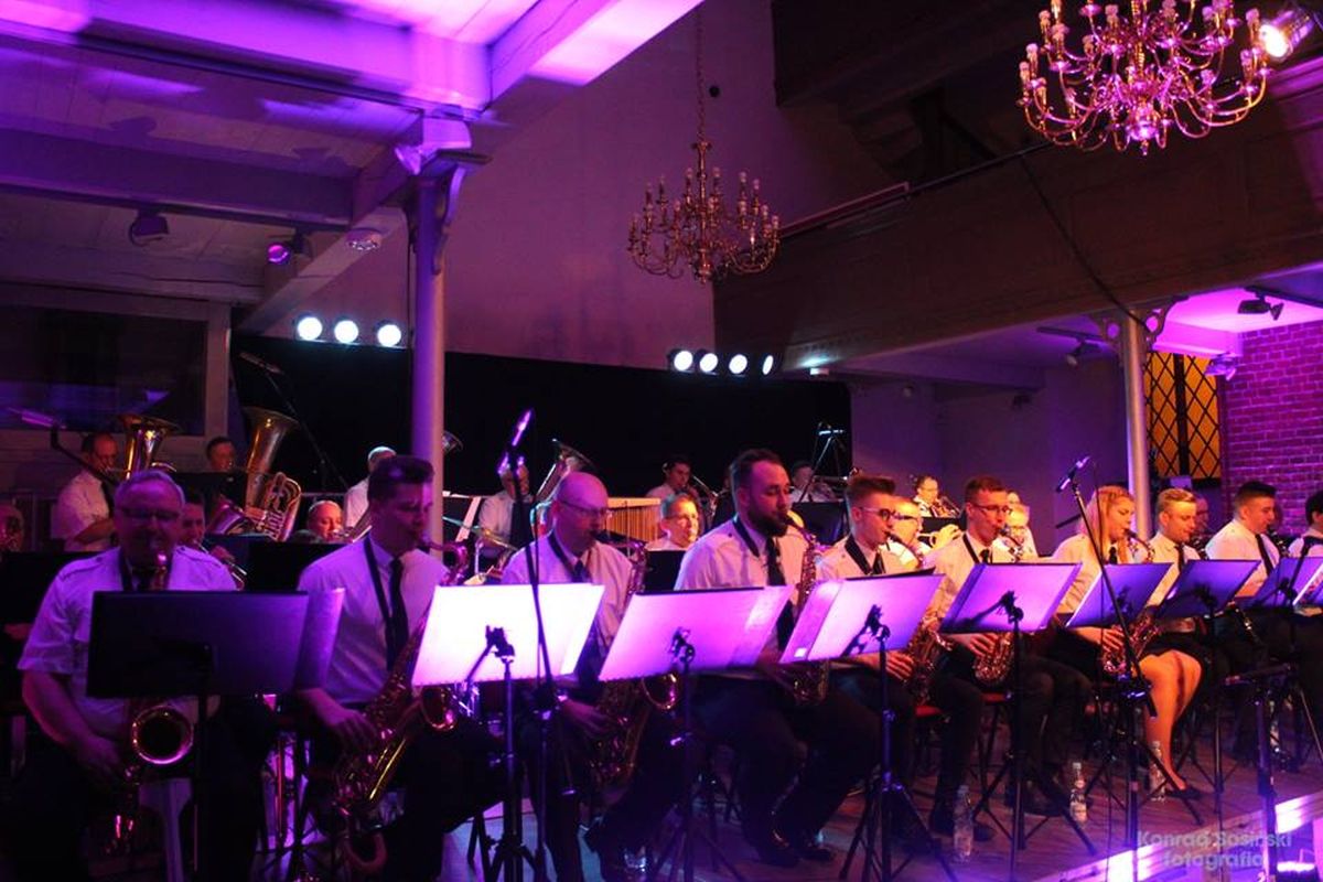 orkiestra podczas targ&oacute;w karczowiskich