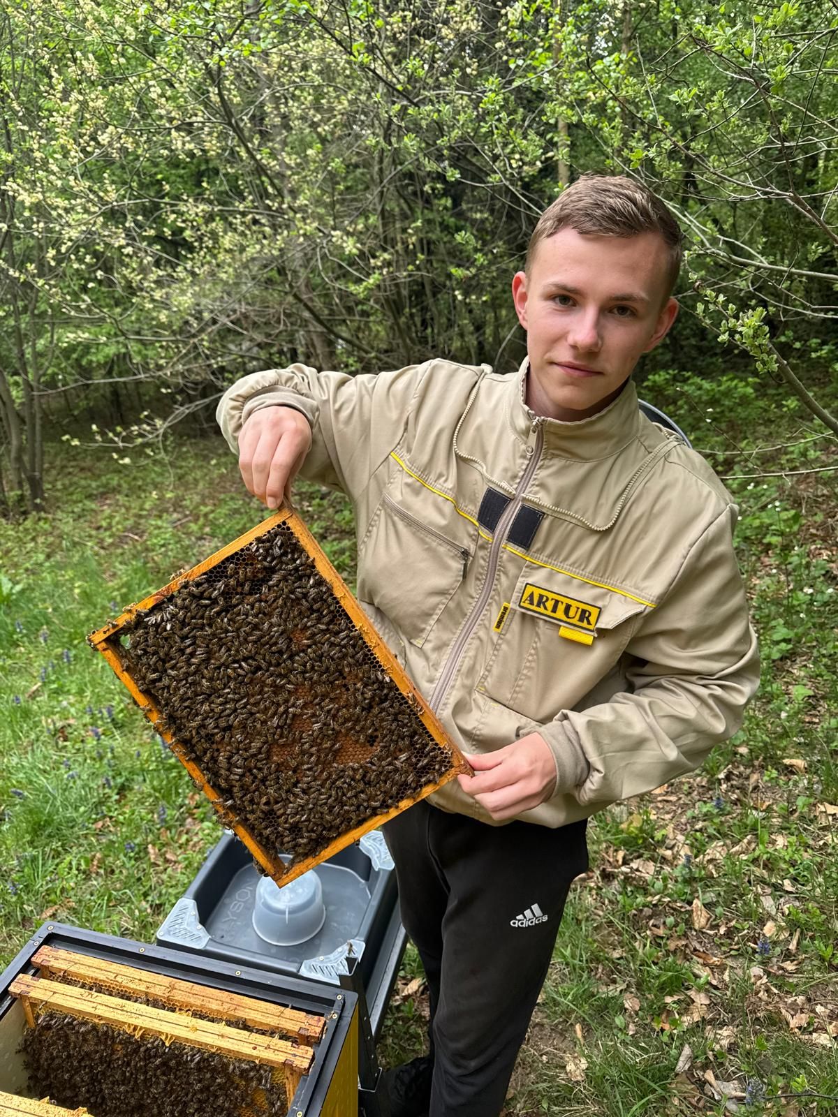 Pszczelarz Artur Kędzierski