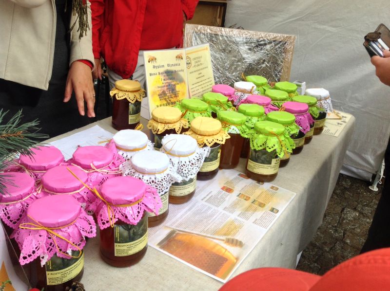 Namiot Pasieka Guciów Kazimierz Koterba - asortyment. XXII Krakowskie Miodobranie