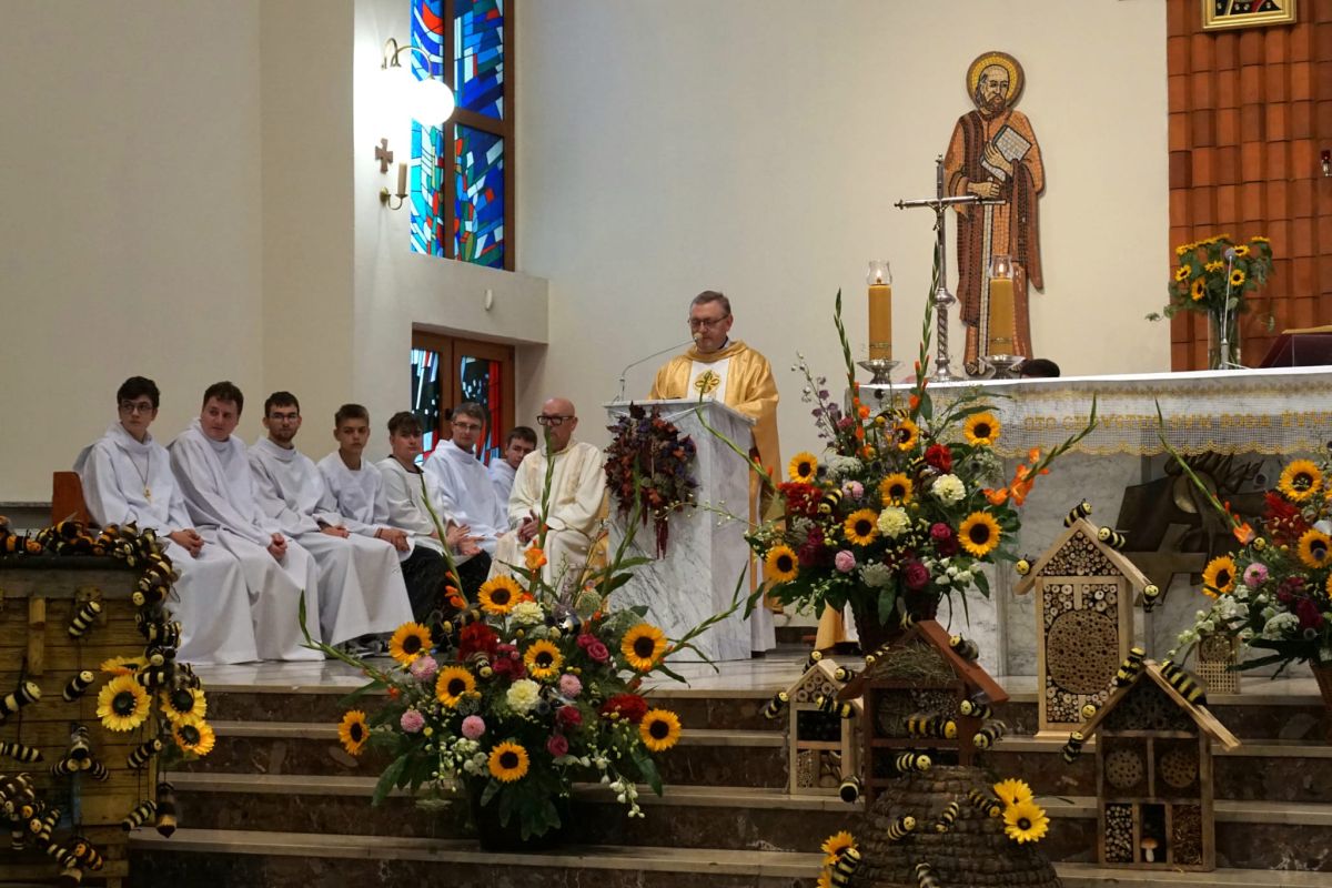 Relacja z wydarzenia pt. XXII Wojewódzki Dzień Pszczelarza i XIV Wojewódzkie Święto Pszczoły, które odbyły się 14. września 2025 r. w Łodzi. Wydarzenie zostało zorganizowane przez Wojewódzki Związek Pszczelarzy w Łodzi.