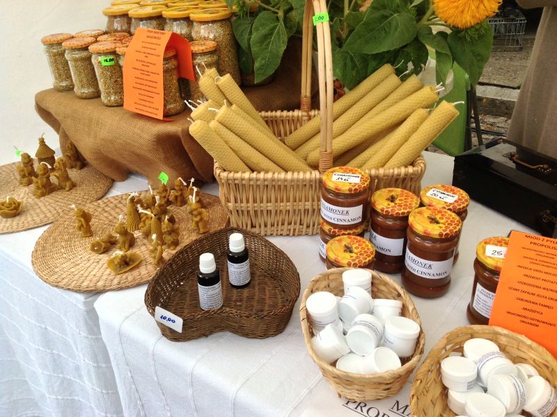 Namiot Pasieka Rezerwat Leśny Kozie Kąty - asortyment. XXII Krakowskie Miodobranie