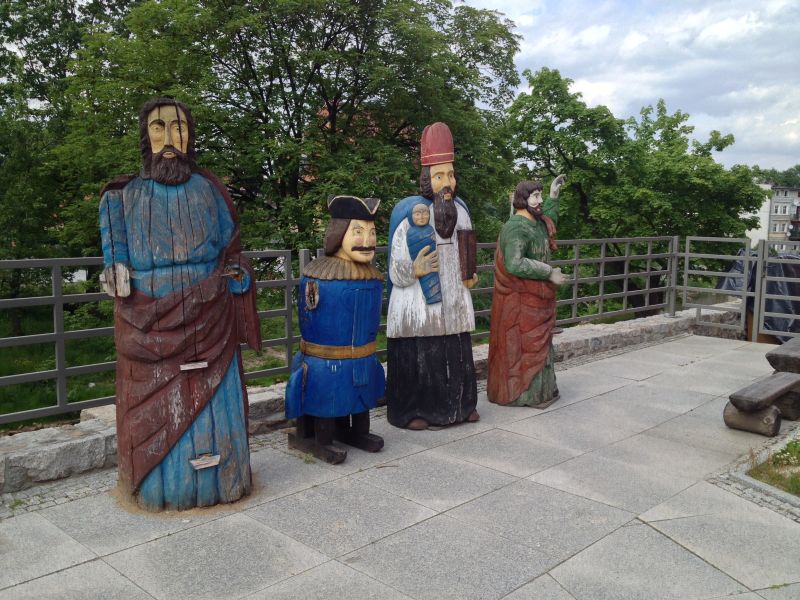 Uszkodzone ule figuralne na wystawie uli figuralnych w Cieplicach 2015. Autor zdjęcia: Marcin Balana