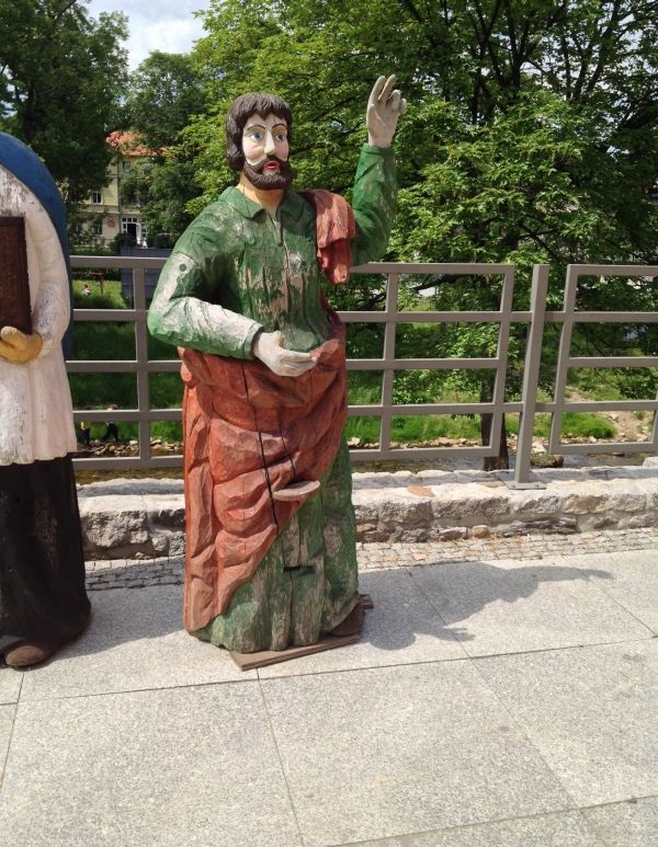 Uszkodzony ul figuralny na wystawie uli figuralnych w Cieplicach 2015. Autor zdjęcia: Marcin Balana