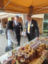 Relacja z wydarzenia pt. XXII Wojewódzki Dzień Pszczelarza i XIV Wojewódzkie Święto Pszczoły, które odbyły się 14. września 2025 r. w Łodzi. Wydarzenie zostało zorganizowane przez Wojewódzki Związek Pszczelarzy w Łodzi.