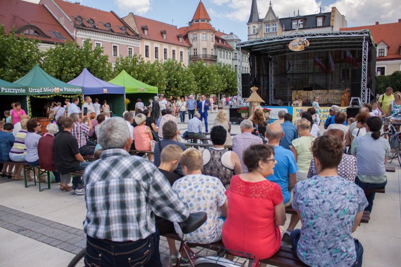 Uczestnicy VII Święta Miodu w Pszczynie. Autor zdjęcia: Kazimierz Wiśniowski