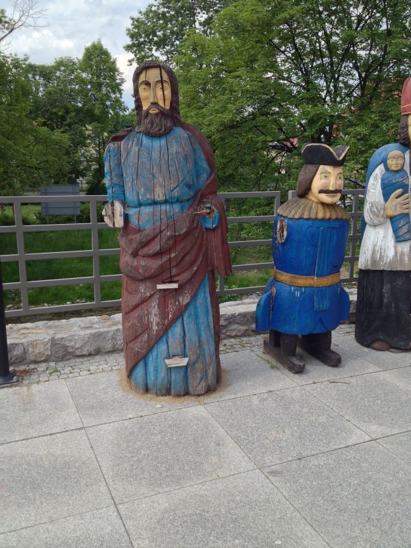 Uszkodzone ule figuralne na wystawie uli figuralnych w Cieplicach 2015. Autor zdjęcia: Marcin Balana