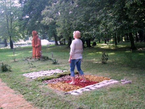 Pierwsza próba ścieżki zmysłów. Autor zdjęcia: Marek Przybysz.