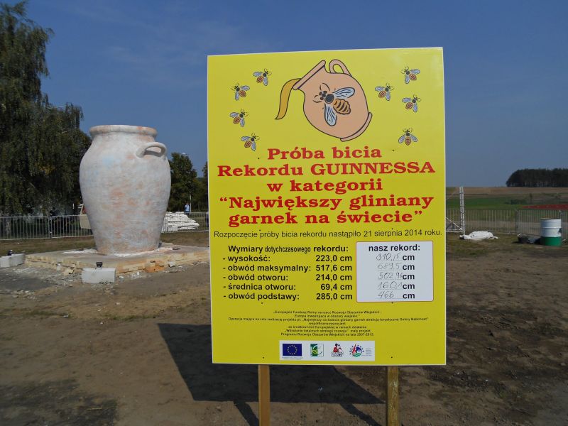 XXXII Ogólnopolskie Dni Pszczelarza w Babimoście - Próba bicia Rekordu Guinnessa w kategorii: Największy gliniany garnek na świecie.
Autor zdjęcia: Wiesław Zięba, www.kolodomu.blogspot.com