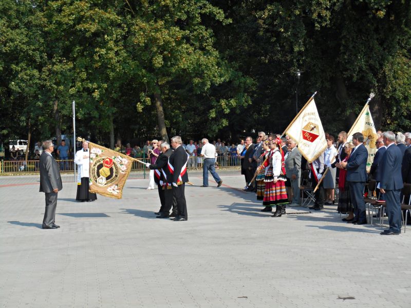 XXXII Ogólnopolskie Dni Pszczelarza w Babimoście - Barwny korowód pszczelarski, który przeszedł ulicami miasta.
Autor zdjęcia: Wiesław Zięba, www.kolodomu.blogspot.com