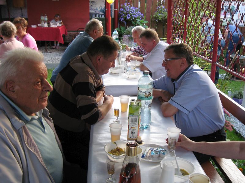 Wymiana doświadczeń między pszczelarzami podczas Jesiennego Spotkania Pszczelarzy Ziemi Oświęcimskiej. Autor zdjęcia: Kazimierz Wiśniowski