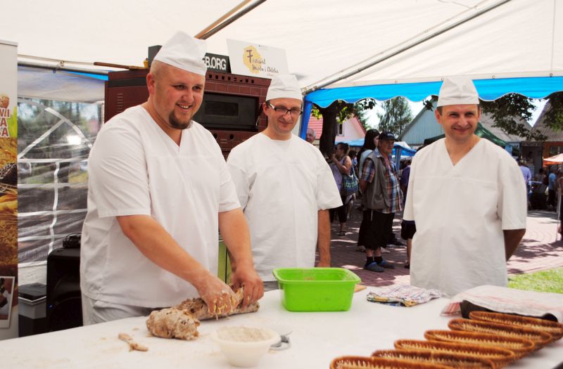 IV Festiwal Miodu i Chleba w Kamieńczyku (02.08.2015 r.).