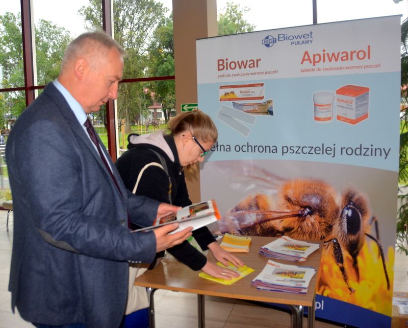 Stoisko Biowet Puławy podczas I Konferencji Pszczelarskiej w Brzesku (02.09.2017 r.). Autor zdjęcia: Marek Kotfis