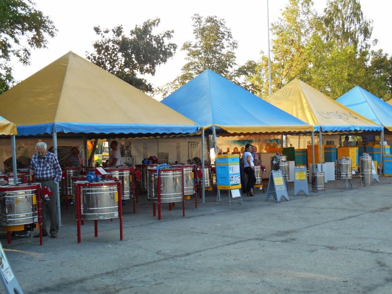 XXXII Ogólnopolskie Dni Pszczelarza w Babimoście - Stoiska wystawców.
Autor zdjęcia: Wiesław Zięba, www.kolodomu.blogspot.com