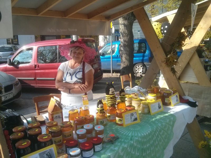 Asortyment jednego z wystawców V Krzeszowickiego Miodobrania. Autorka zdjęcia: Renata Gasek