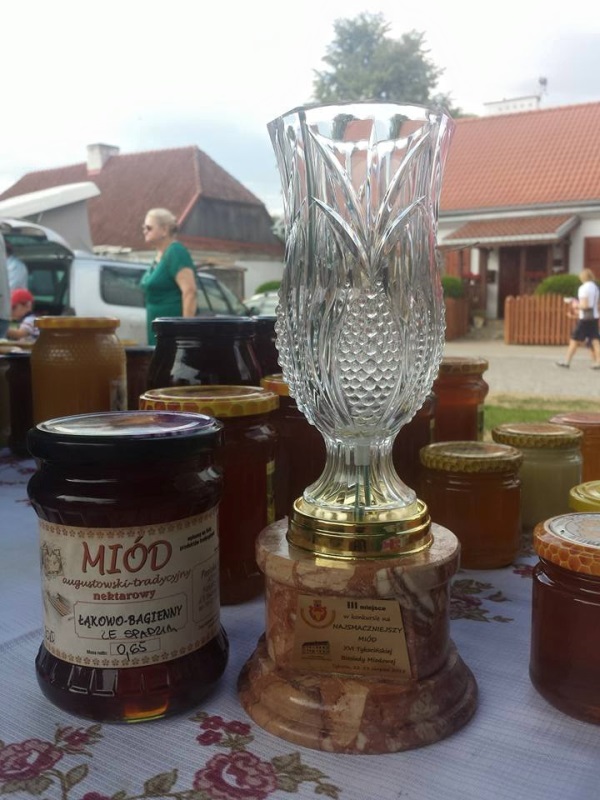 III Miejsce w konkursie na najsmaczniejszy miód XVI Tykocińskiej Biesiady Miodowej. Laureat - Pasieka u Alfreda