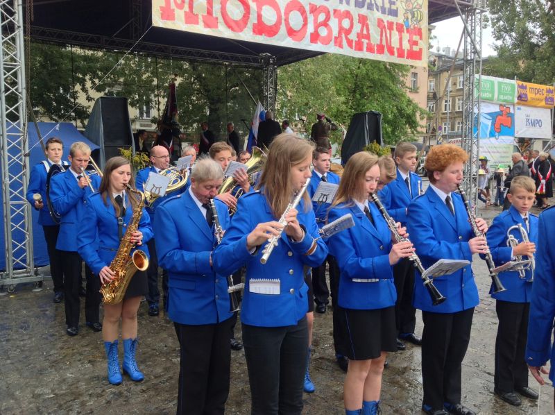 Koncert orkiestry strażackiej z Bieńkówki. XXII Krakowskie Miodobranie