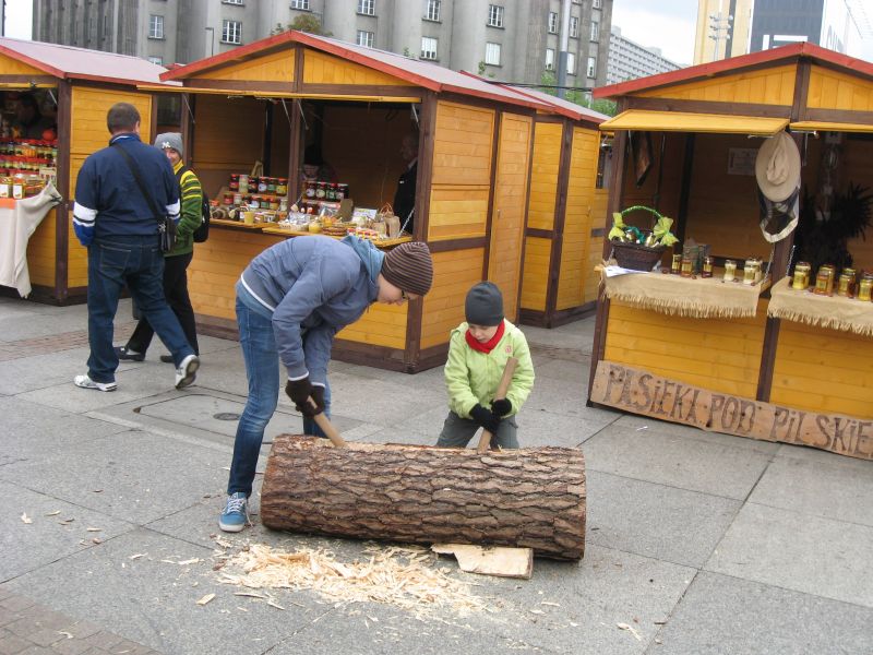 Dziać barć może każdy, co udowodniano na II Festiwalu Miodu w Katowicach. Autor zdjęcia: Kazimierz Wiśniowski