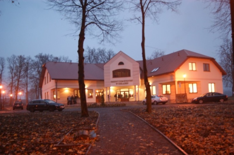 Gminny Dom Kultury w Cielądzu. Miejsce, w którym odbyła się II Konferencja Pszczelarska Klubu Dyskusyjnego Pszczółka. Autor zdjęcia: Michał Piątek