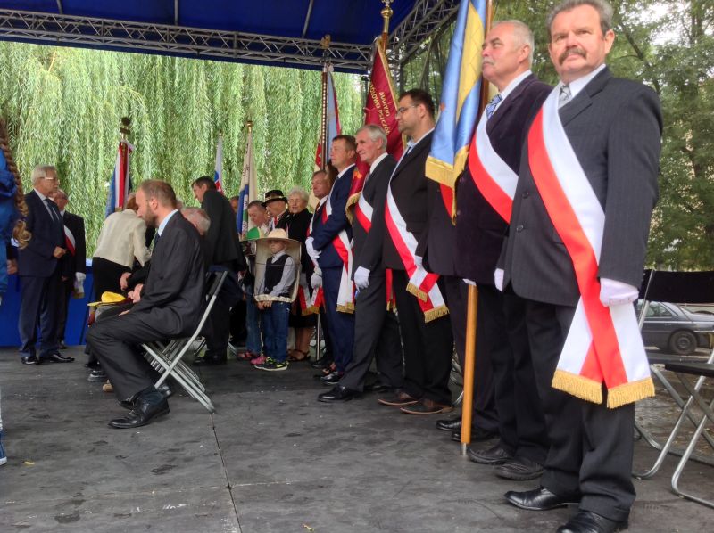 Namiot główny - poczty sztandarowe. XXII Krakowskie Miodobranie