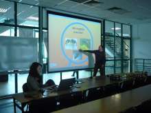 Prelekcja pana Adriana Suszki na temat pszczelarstwa i miodów w ramach projektu BeePower realizowanego przez organizację Enactus WSZiB.