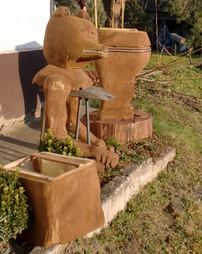 Ul niedźwiedź z pnia lipy. Wykonanie: Zdzisław Begierski. Autor zdjęcia: Zdzisław Begierski