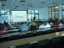 Prelekcja pana Adriana Suszki na temat pszczelarstwa i miodów w ramach projektu BeePower realizowanego przez organizację Enactus WSZiB.