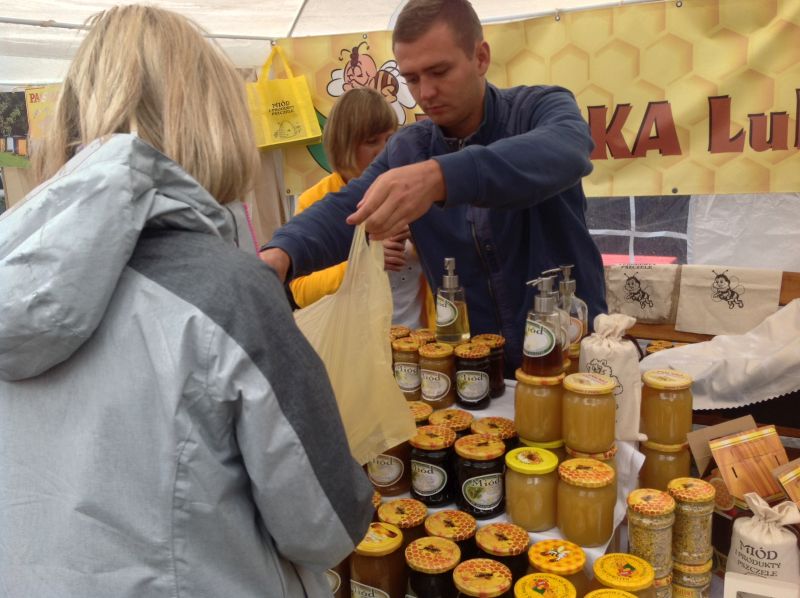 Namiot Pasieka Lula. XXII Krakowskie Miodobranie