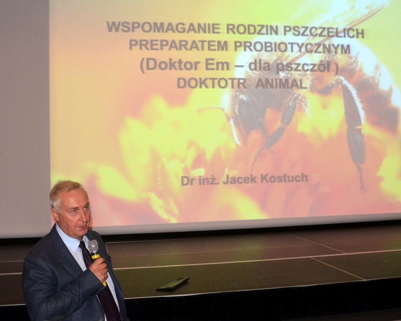 Wykład podczas I Konferencji Pszczelarskiej w Brzesku (02.09.2017 r.). Autor zdjęcia: Marek Kotfis