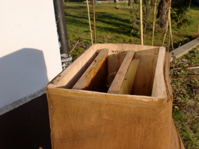 Ul niedźwiedź z pnia lipy. Wykonanie: Zdzisław Begierski. Autor zdjęcia: Zdzisław Begierski