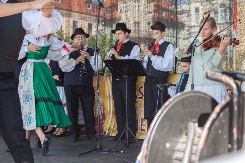 Muzyka na żywo podczas VII Święta Miodu w Pszczynie. Autor zdjęcia: Kazimierz Wiśniowski