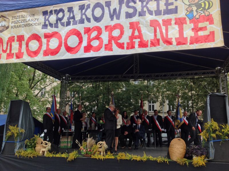 Namiot główny - przemówienie. XXII Krakowskie Miodobranie