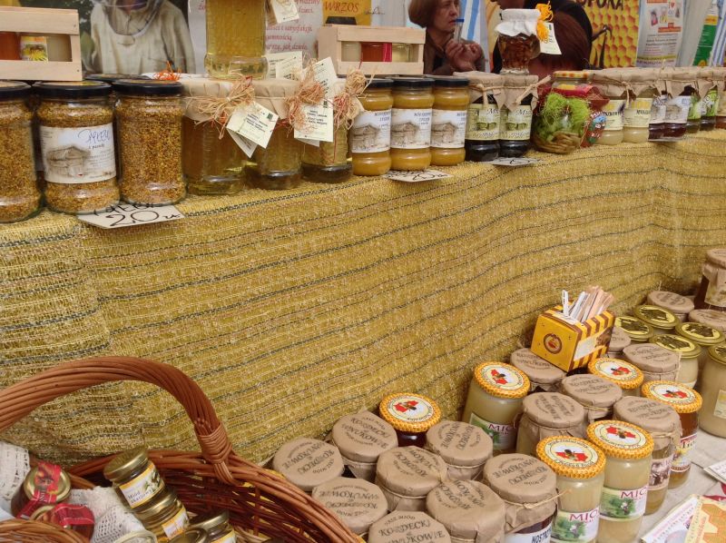 Pasieka Kordecki i Wnukowie - różne rodzaje miodów. XXII Krakowskie Miodobranie