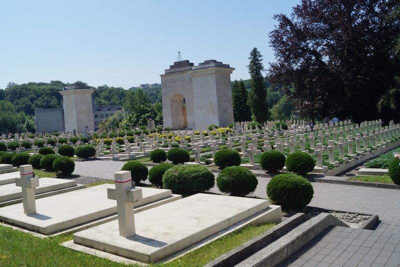 Cmentarz Orląt. Wycieczka Pszczelarzy z Brzeska na Ukrainę 2019. Autor zdjęcia: Janusz Filip