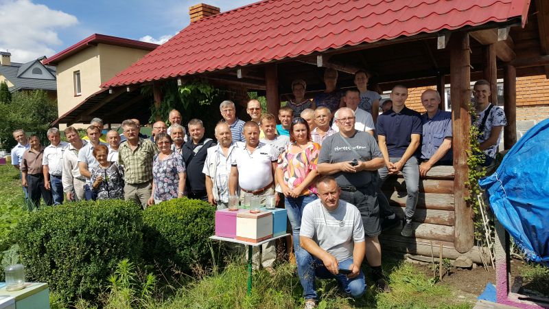 Grupa polskich i ukraińskich pszczelarzy. Autor zdjęcia: Filip Janusz