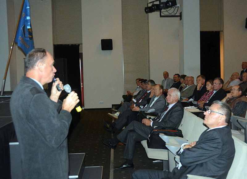 Jeden z wykładów podczas I Konferencji Pszczelarskiej w Brzesku (02.09.2017 r.). Autor zdjęcia: Marek Kotfis