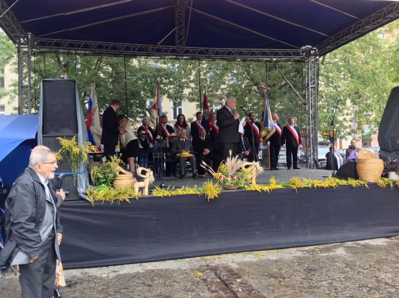 Namiot główny - ogłoszenie wyników konkursu. XXII Krakowskie Miodobranie