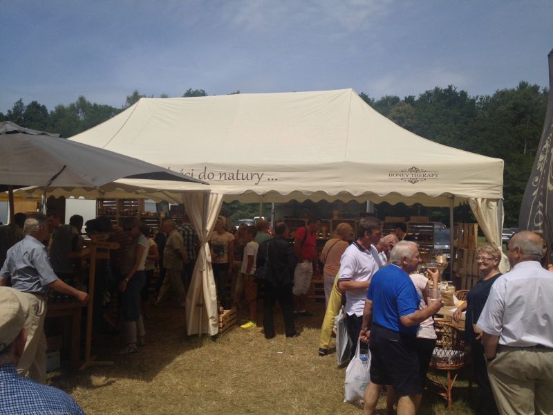 Stoisko z kosmetykami.