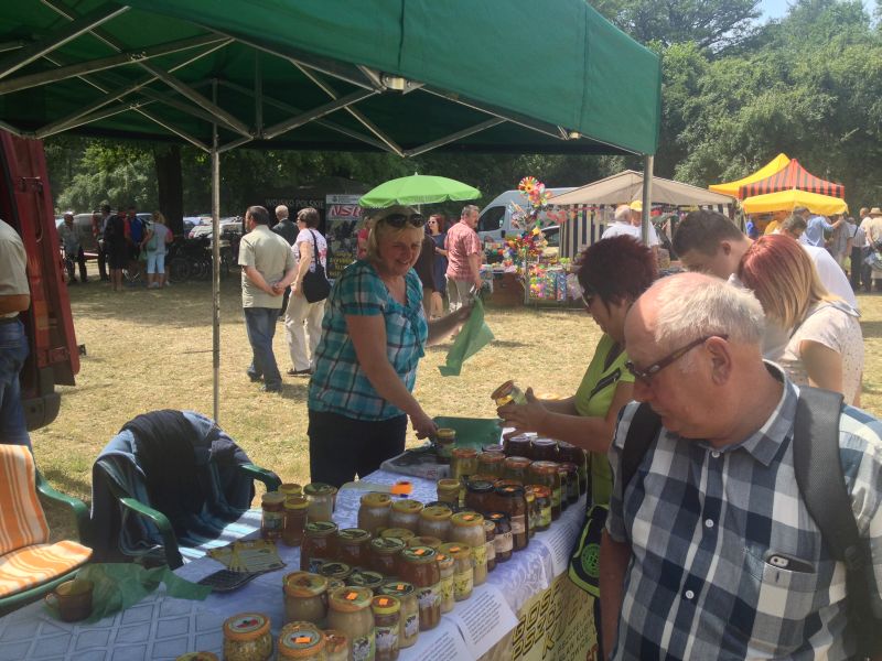 Stoisko Gospodarstwa Pszczelarskiego Kubik.