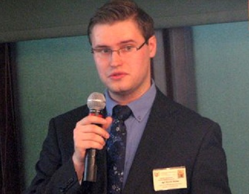 Na zdjęciu: Marcin Balana podczas Konferencji Młodych Naukowców. Autorka zdjęcia: Luiza Dawidowicz.