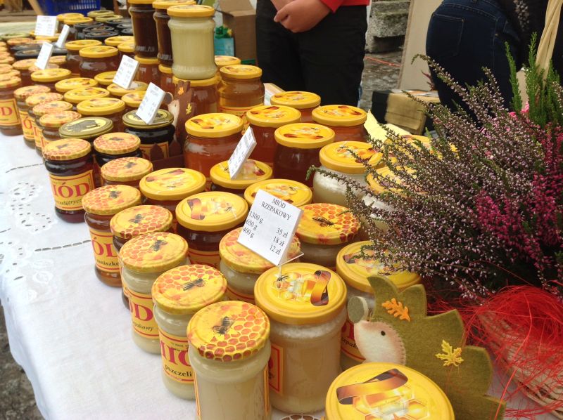 Pasieka Pszczela w Dobrej - miody. XXII Krakowskie Miodobranie