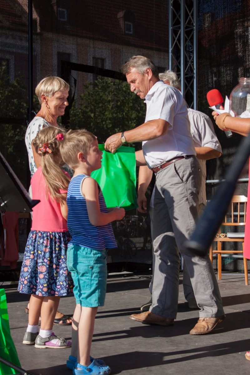 Wręczanie nagród i wyróżnień na VII Święcie Miodu w Pszczynie. Autor zdjęcia: Kazimierz Wiśniowski