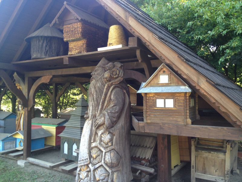 Kószka i ule figuralne.