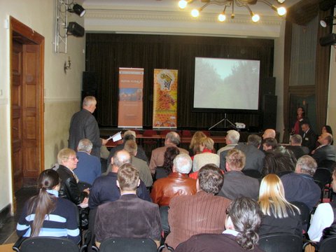 Kolejne pytanie do Pani dr inż. Marty Czaplickiej-Pędzich. Autor zdjęcia: Marcin Balana.