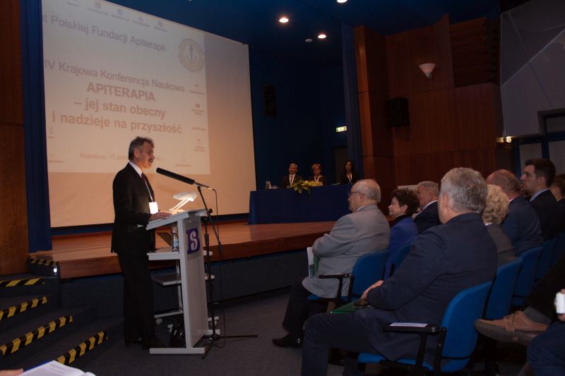 Zbigniew Binko, Prezes Śląskiego Związku Pszczelarzy w Katowicach, podczas IV Krajowej Konferencji Naukowej w Katowicach. Autorka zdjęć: Jadwiga Wiśniowska