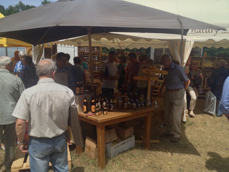 Stoisko z naturalnym piwem.