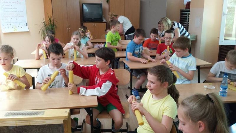 Warsztaty pszczelarskie klasy IIB w Szkole Podstawowej nr 313 w Warszawie. Autor zdjęcia: Piotr Nowotnik