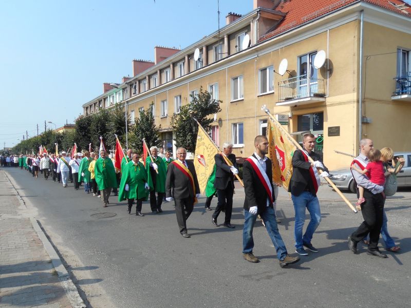 XXXII Ogólnopolskie Dni Pszczelarza w Babimoście - Barwny korowód pszczelarski, który przeszedł ulicami miasta.
Autor zdjęcia: Wiesław Zięba, www.kolodomu.blogspot.com